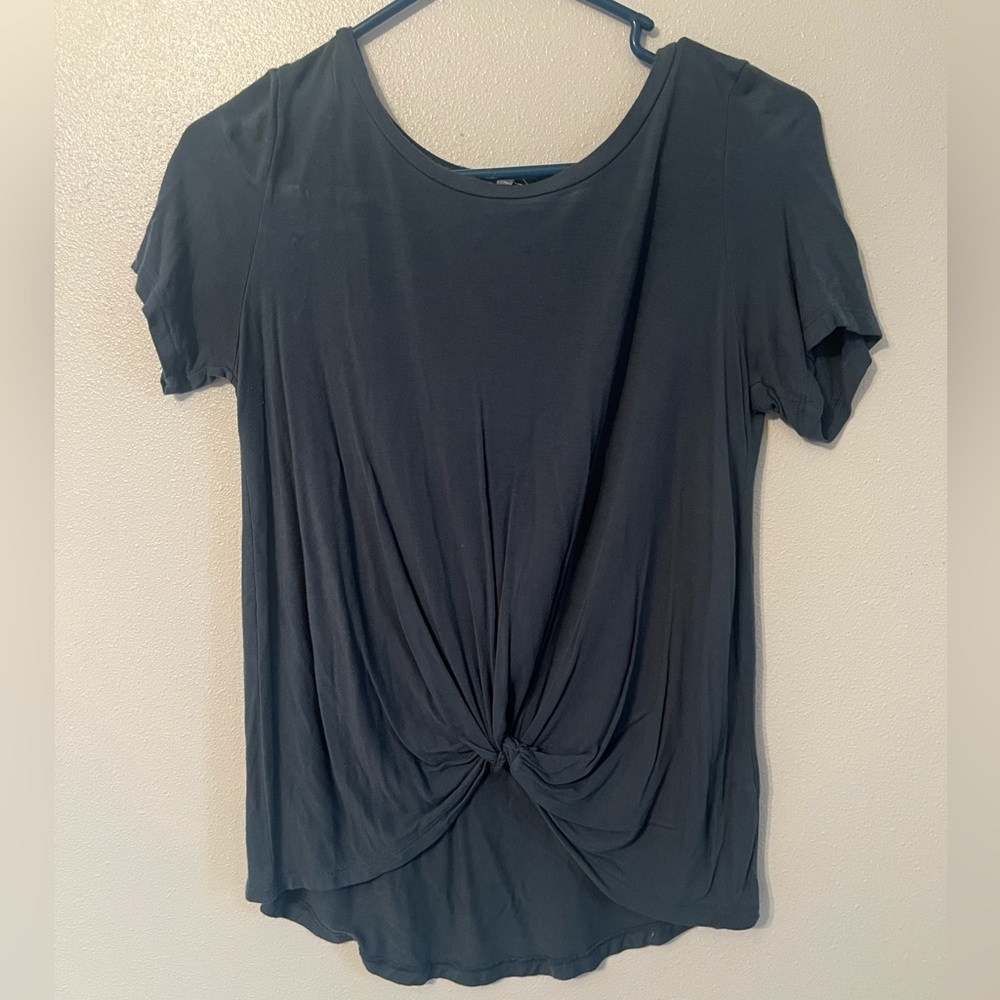 Women’s Wasabi + Mint Blue Knotted Blouse Size Small